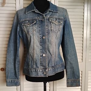 GAP Classic Faded Blue Denim Jacket Size S – Like New